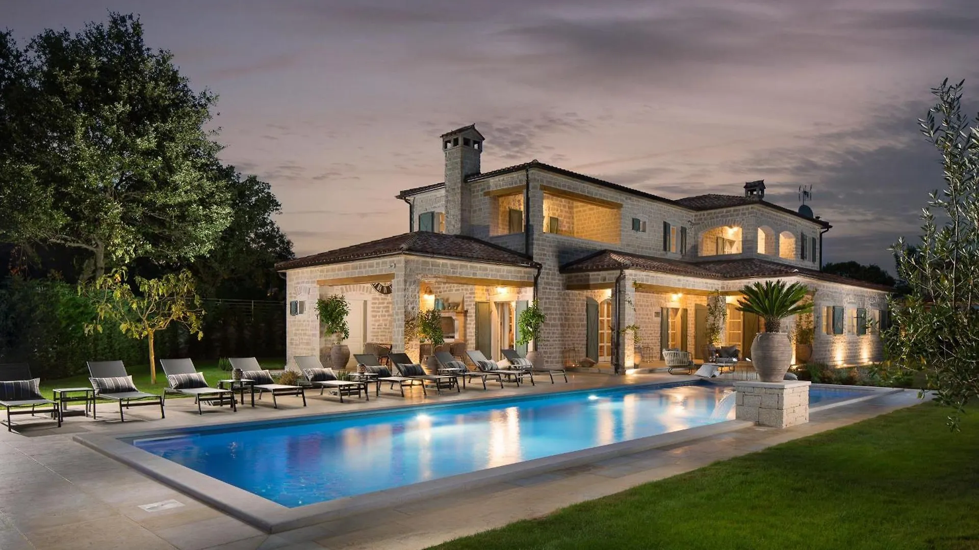 Villa Nevija U Ladicima For 10 People With Sea View & Sports Complex In Central Istria location