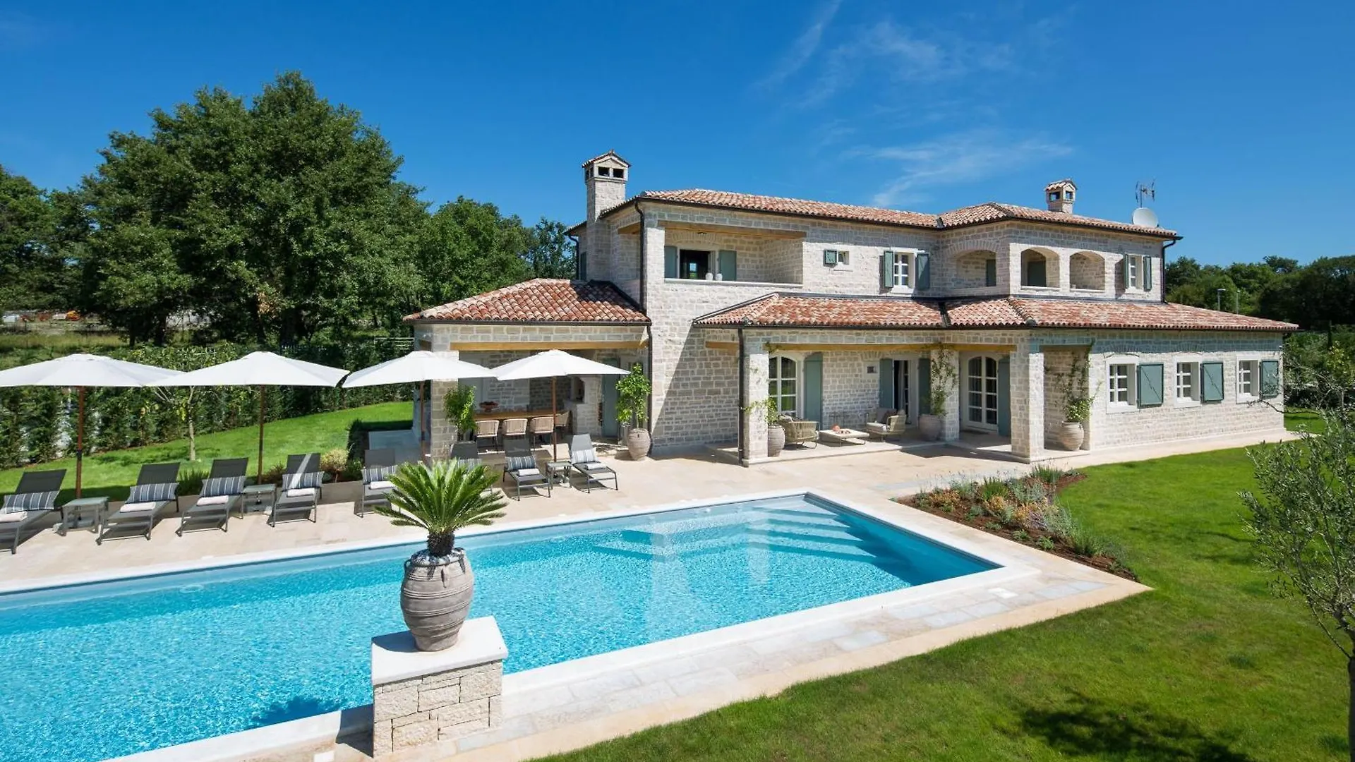 Villa Nevija U Ladicima For 10 People With Sea View & Sports Complex In Central Istria