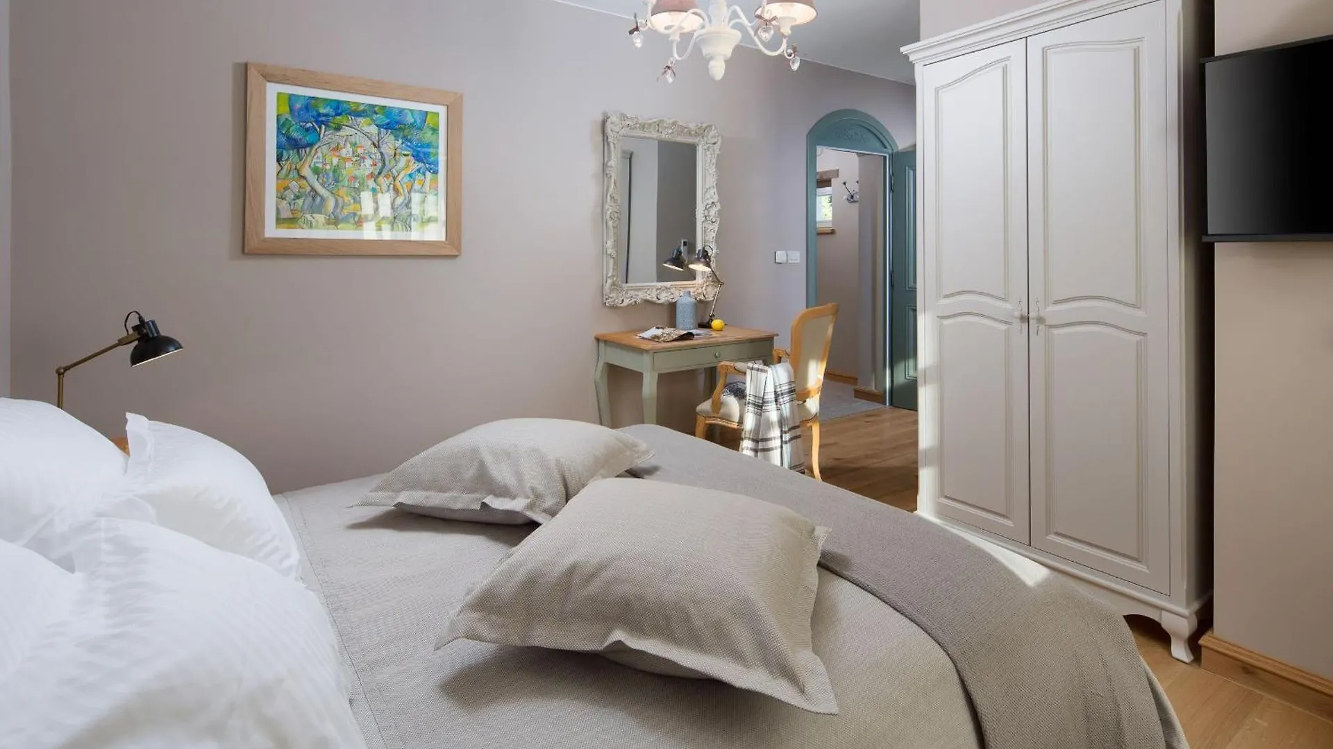 Villa Nevija U Ladicima For 10 People With Sea View & Sports Complex In Central Istria